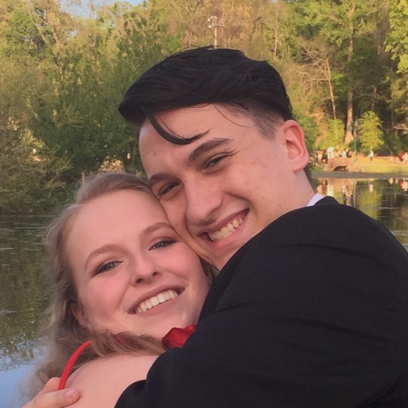 Meet your Posher - Picture 2 of 5